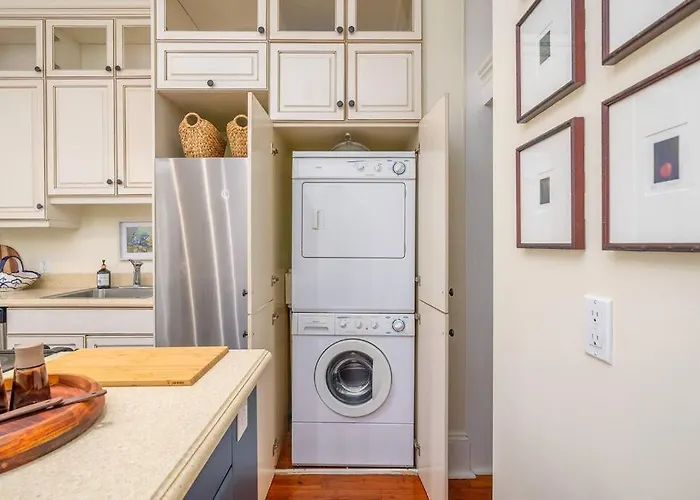 Charming Historic District Parlor Level Apartment